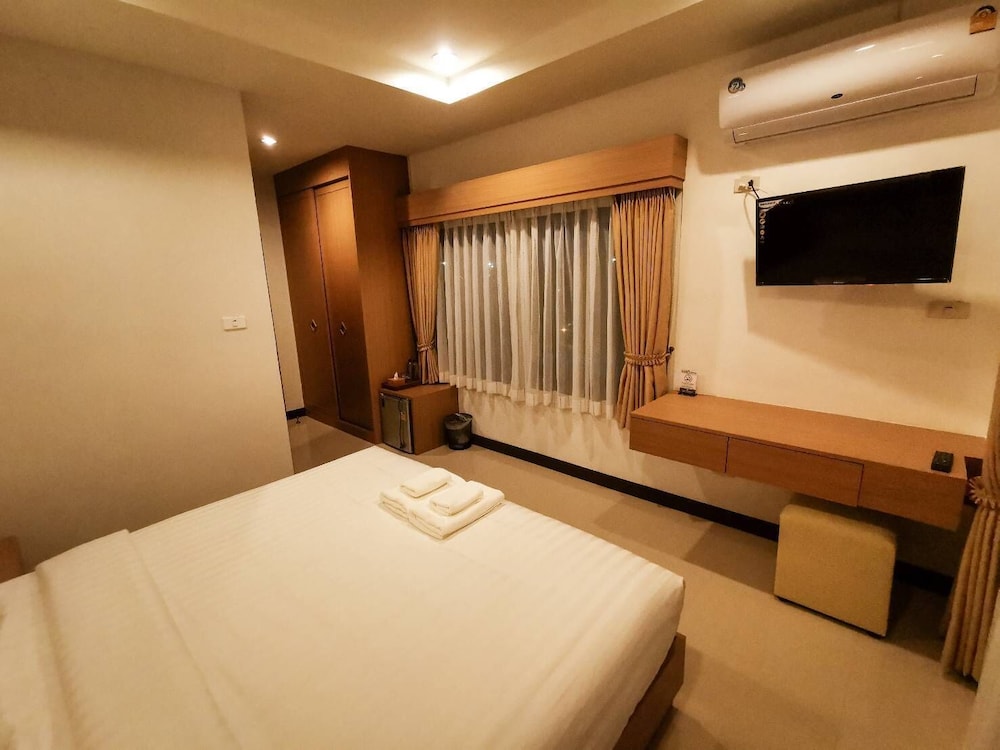 The Cottage Hotel Udon Thani 12/27