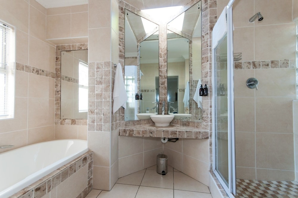 Millard Crescent Guest House 23/31