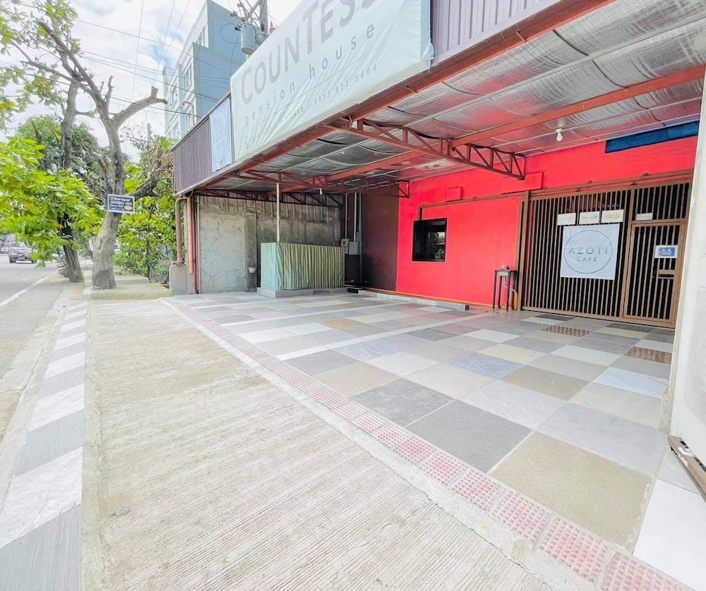Countess Pension House 52/56