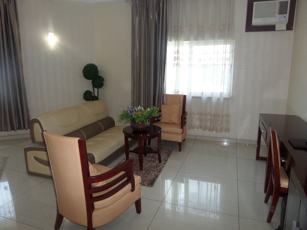 Barcelona Hotels Abuja 33/50