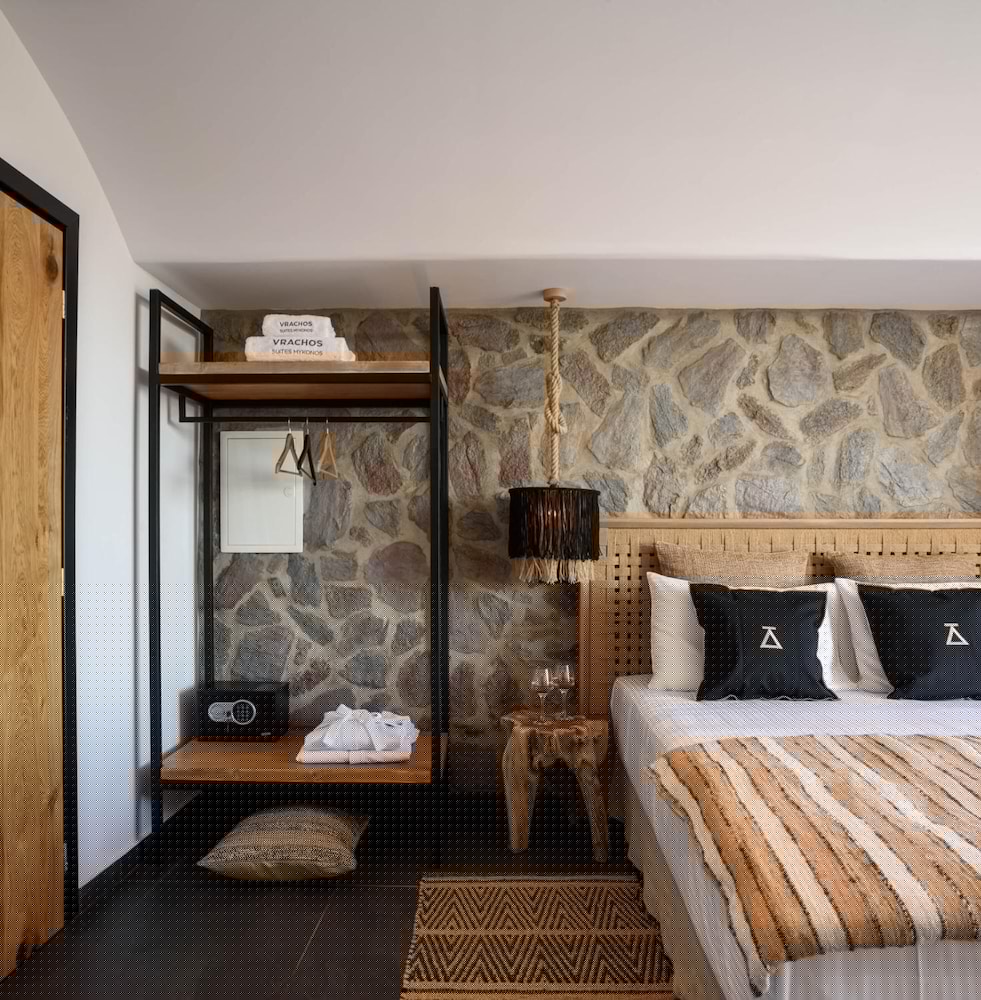 VRACHOS SUITES MYKONOS 21/75