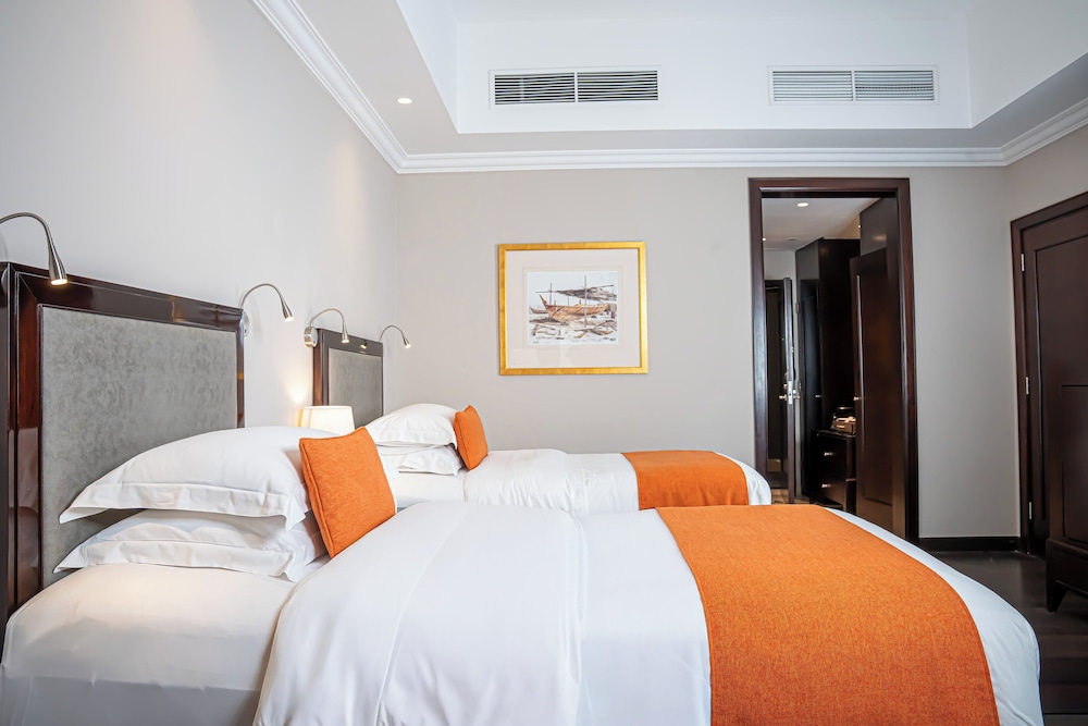 DELUXE, TWIN BEDS