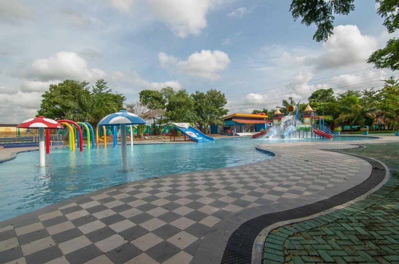 Grand Master Hotel Purwodadi 27/42