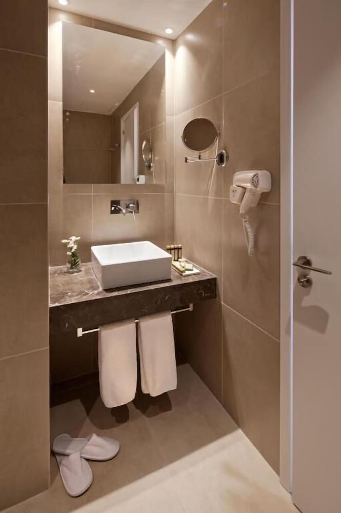 Gold Lagoon Kosher Hotel 19/20