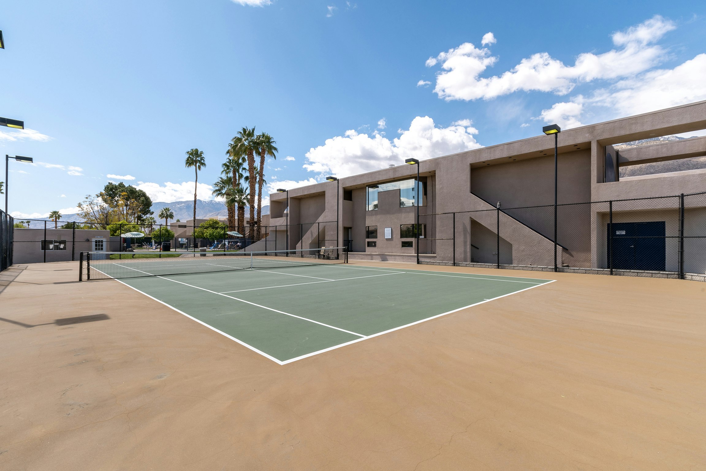 Vista Mirage Resort 54/93