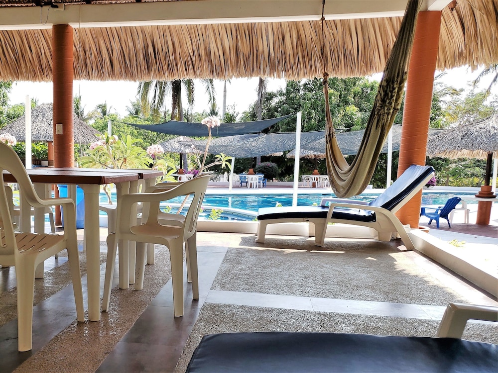 Hotel &amp; Club Campestre Altos Paraiso 12/50