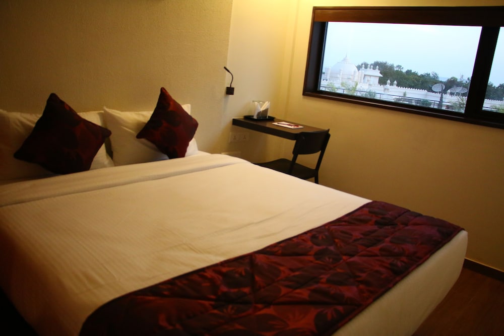 7 Apple Hotels Aurangabad 21/43