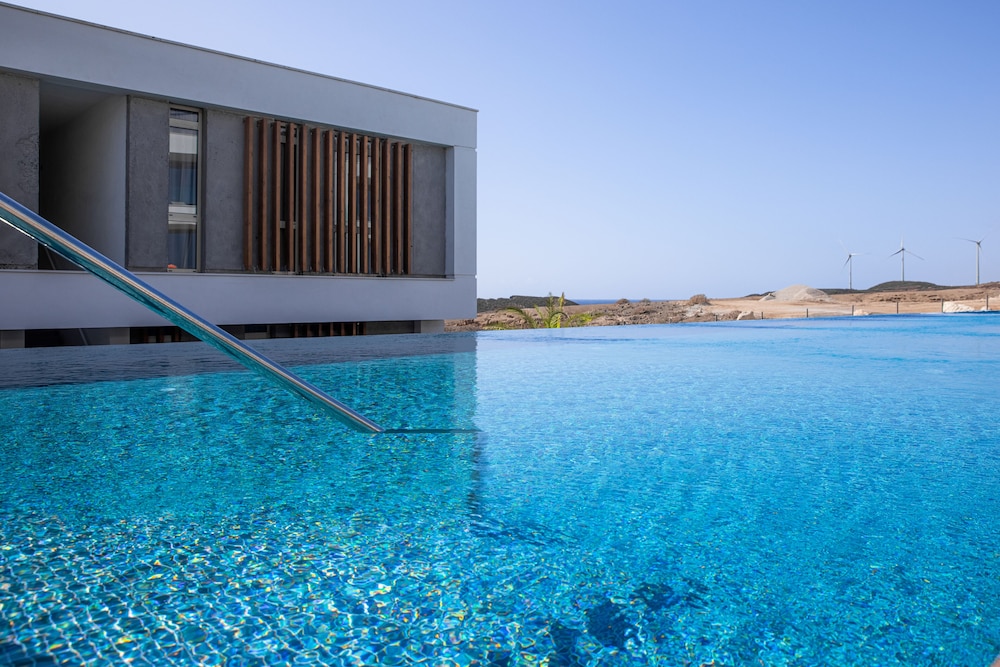 Nivaria Beach Apartments and Villas 61/66