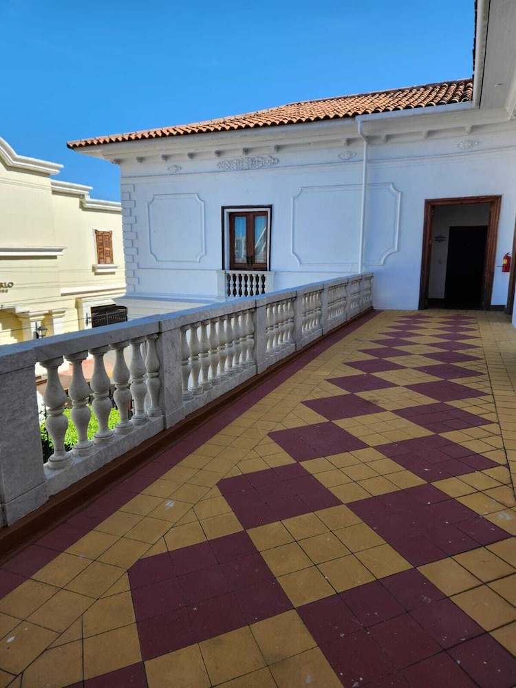 Hotel La Perla 46/50