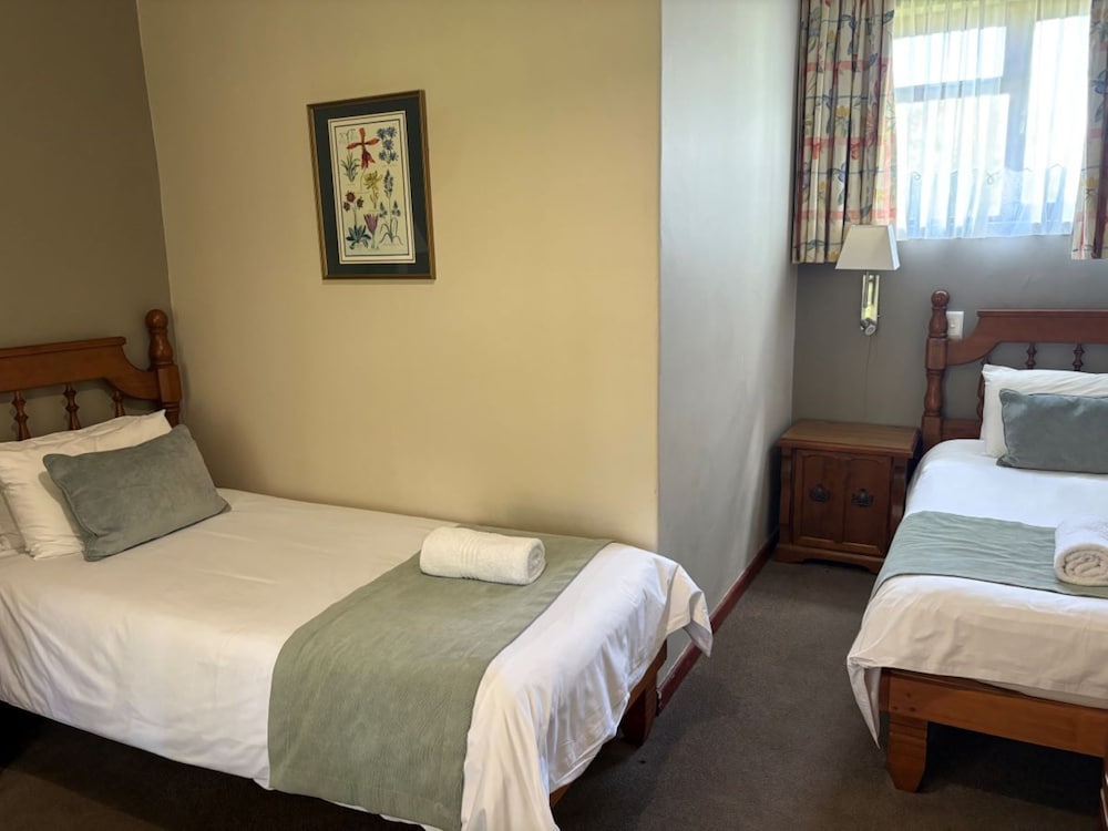 Eight Bells Mountain Inn 7/50