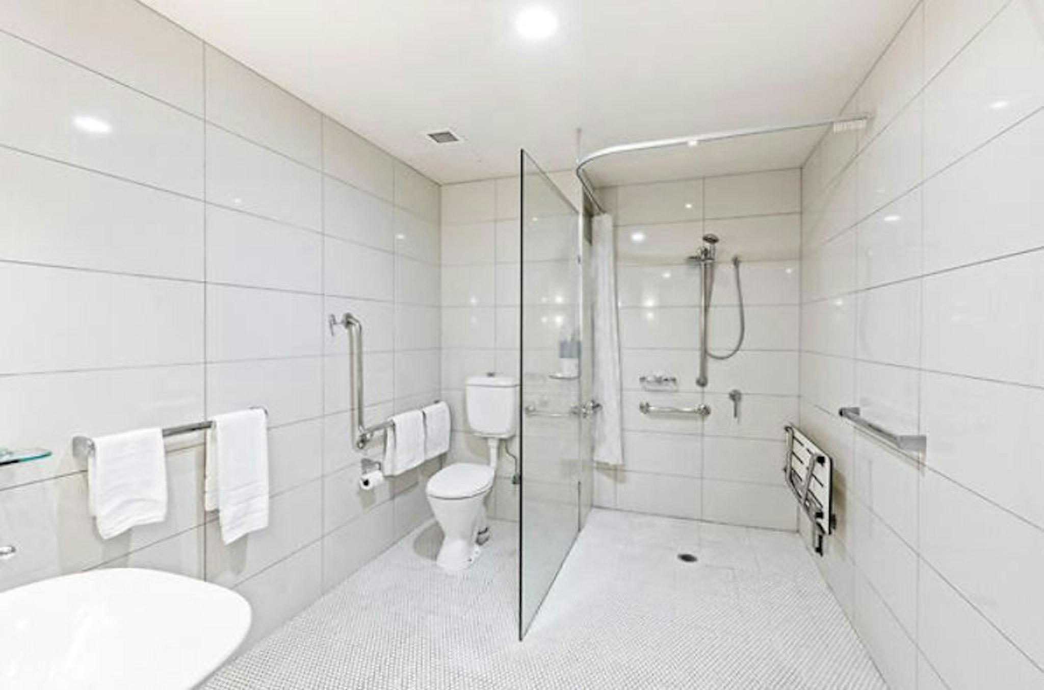 Alexandra Hills Hotel Suites & Conference Center 17/19