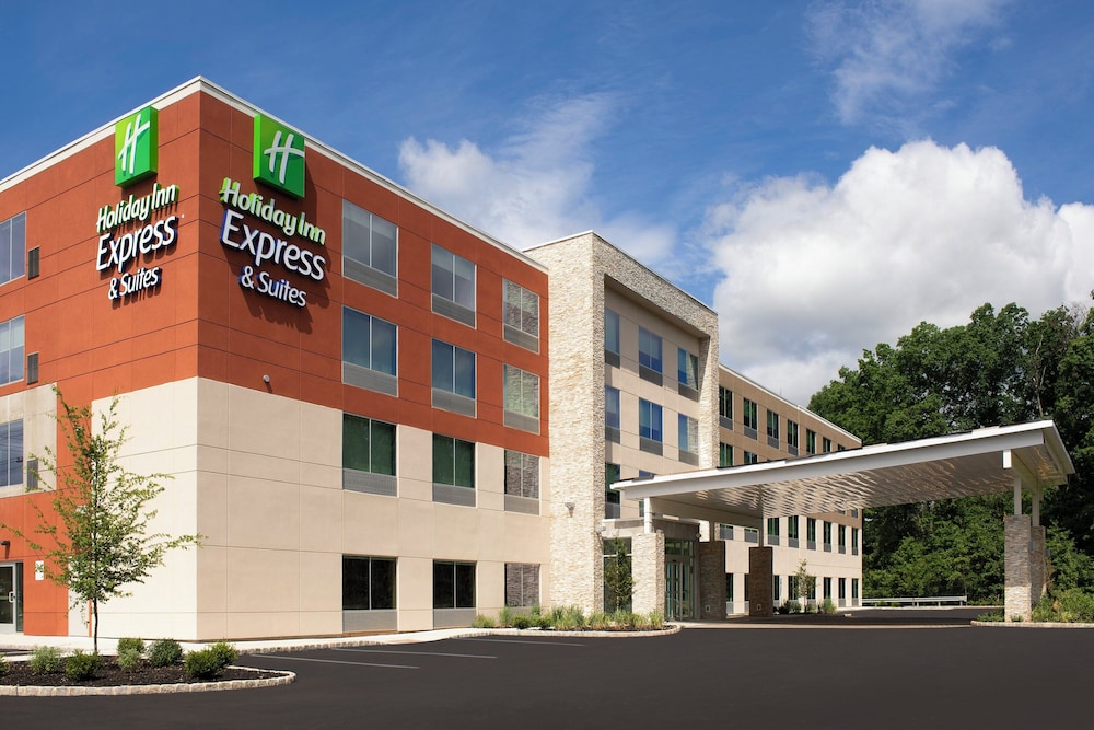 Holiday Inn Express And Suites Kingsland 2/50