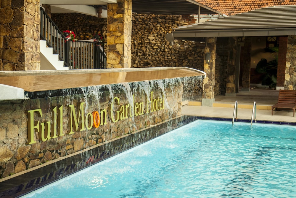 Full Moon Garden Hotel 25/41