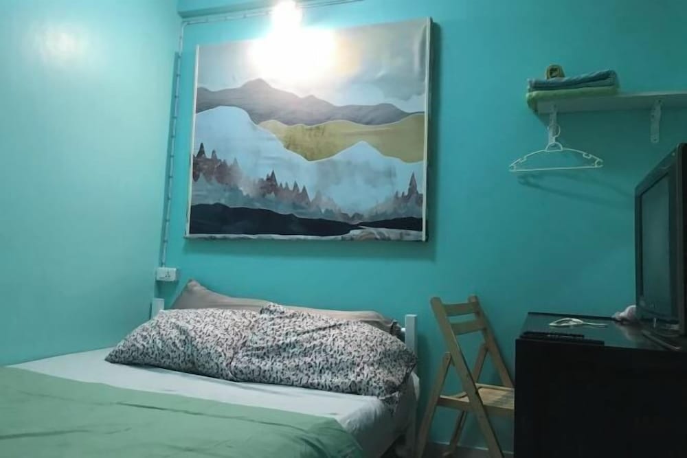 Kamin Bird Hostel 10/24