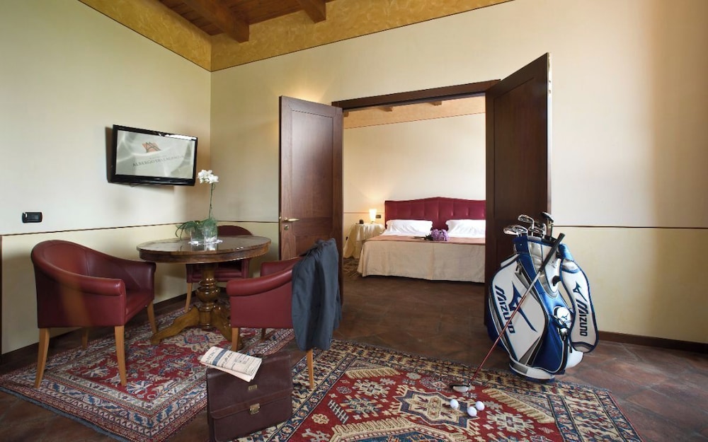 Albergo dell Agenzia 11/76