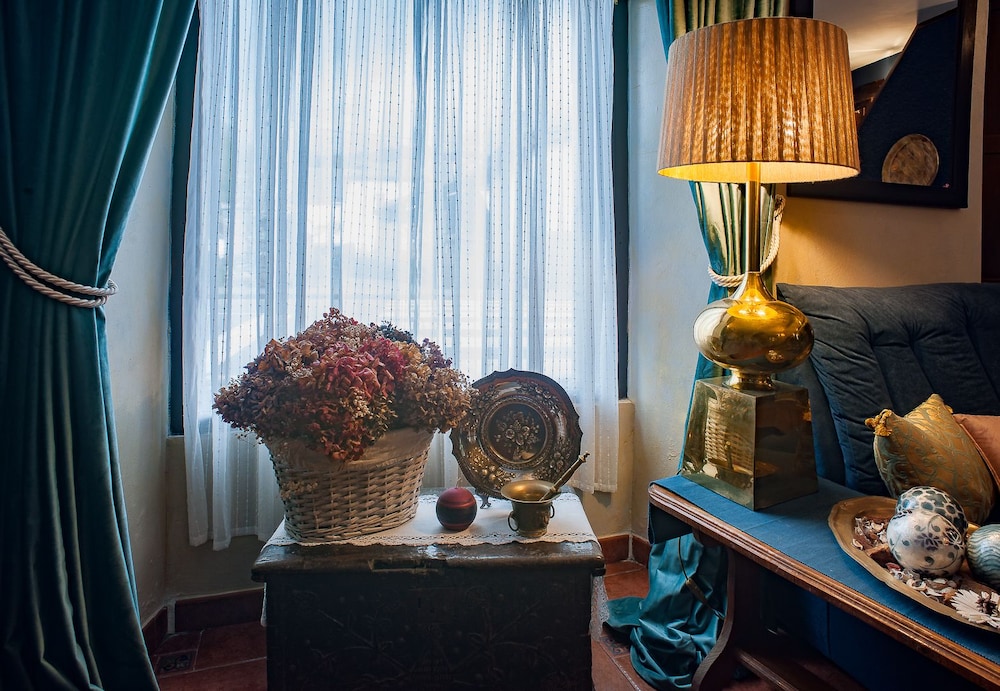 Hotel Corru San Pumés 25/50