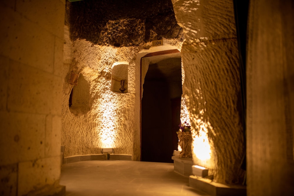 Pome Granate Cave Hotel 4/20