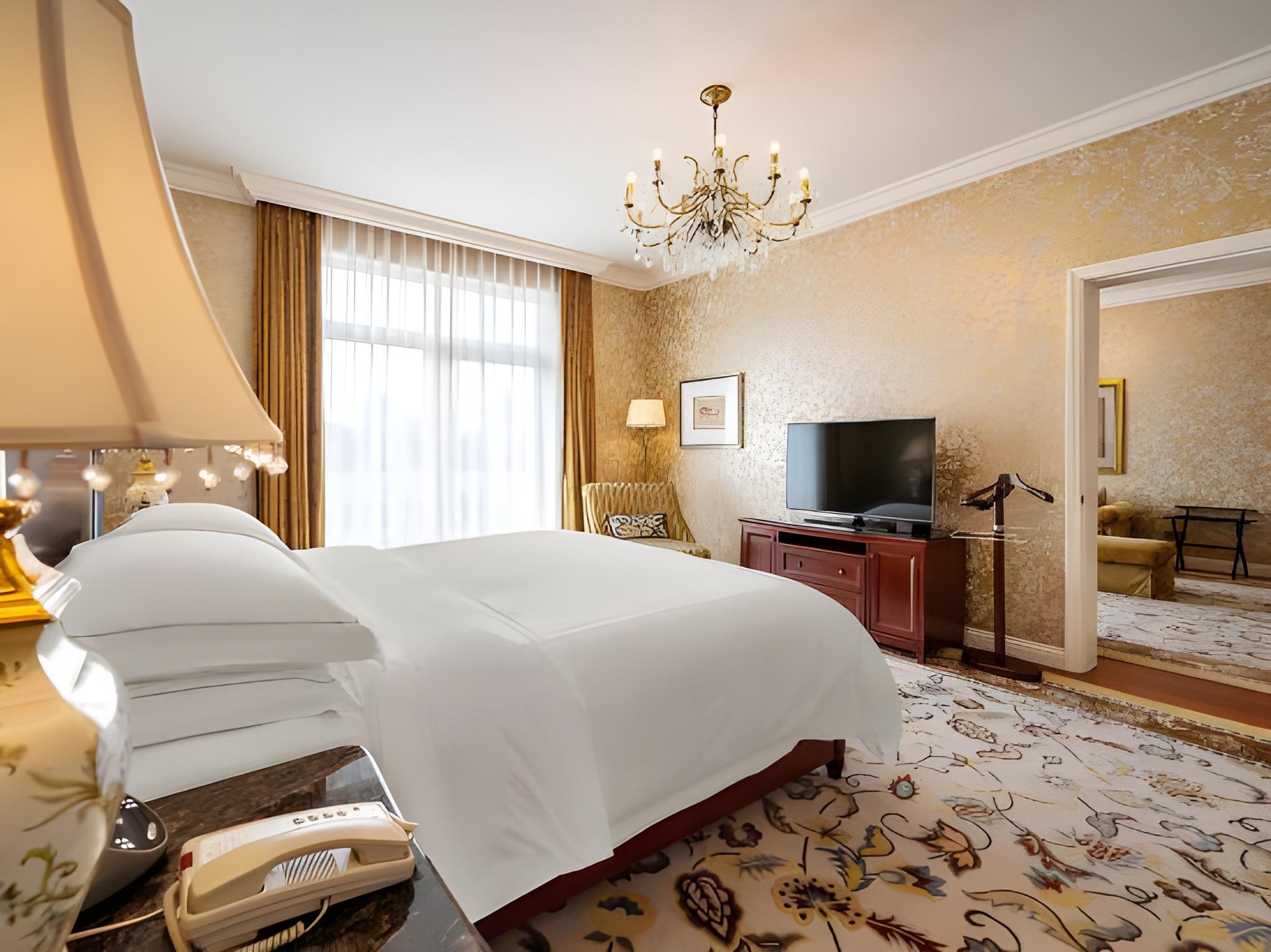 Feature, Deluxe, Suite, Balcony