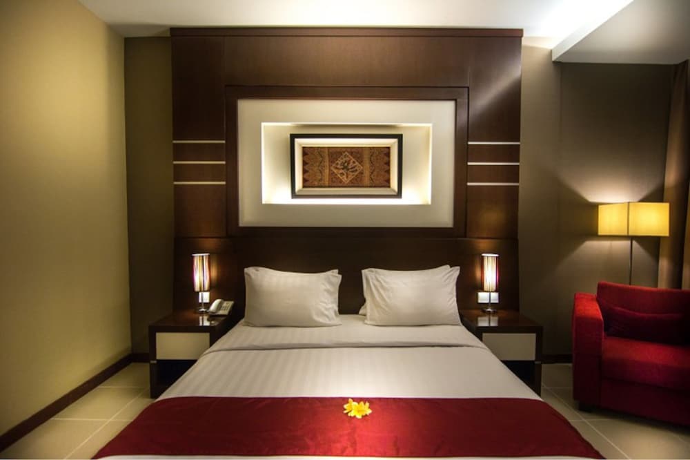 Seminyak Square Hotel 9/67