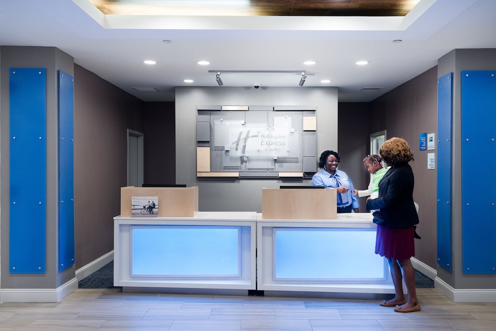Holiday Inn Express and Suites Florence I-95 and I-20 Civic Ctr, an IHG Hotel 7/70