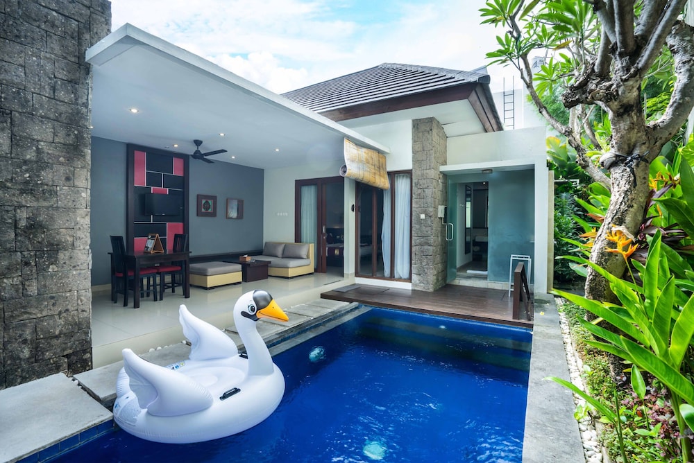 SAMAJA BEACHSIDE VILLAS 10/76