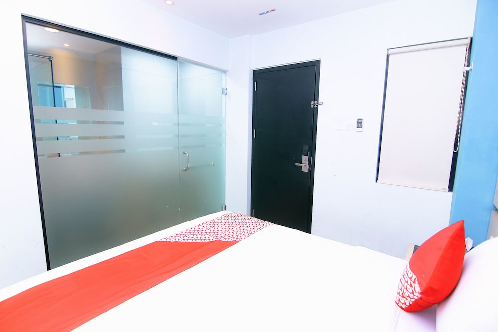 Oyo 592 Budget Hotel By The Harbour 15/28