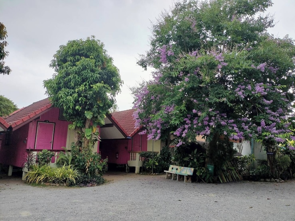 Anchalee Resort 38/42