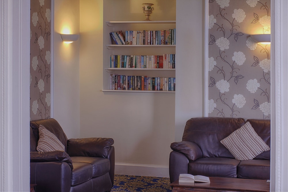 Luccombe Manor Country House Hotel 68/96