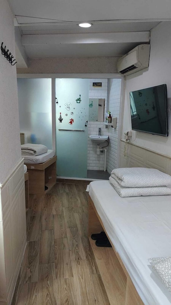 K & B Hostel 20/64