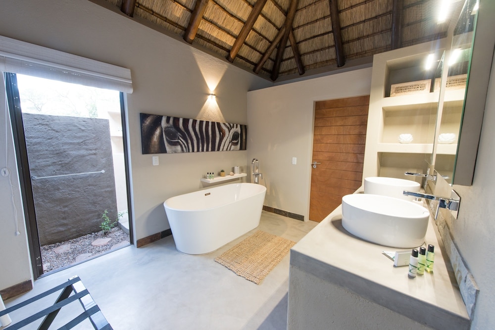 Bushbaby River Lodge 7/59