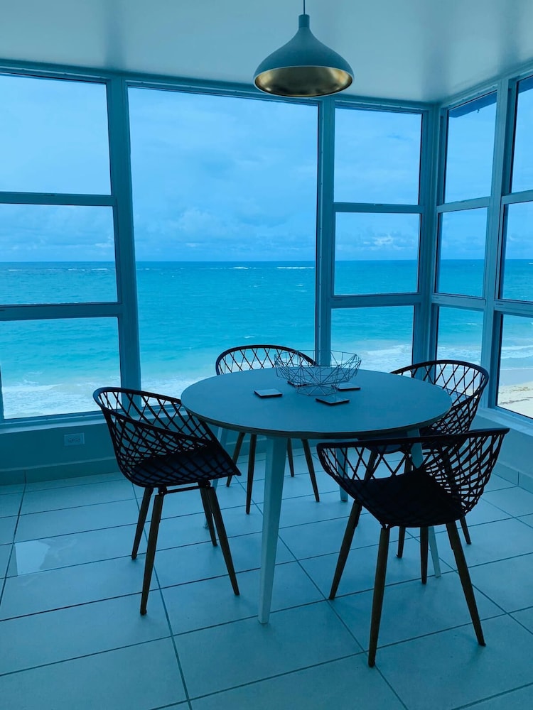 The Tryst Beachfront Hotel 30/50