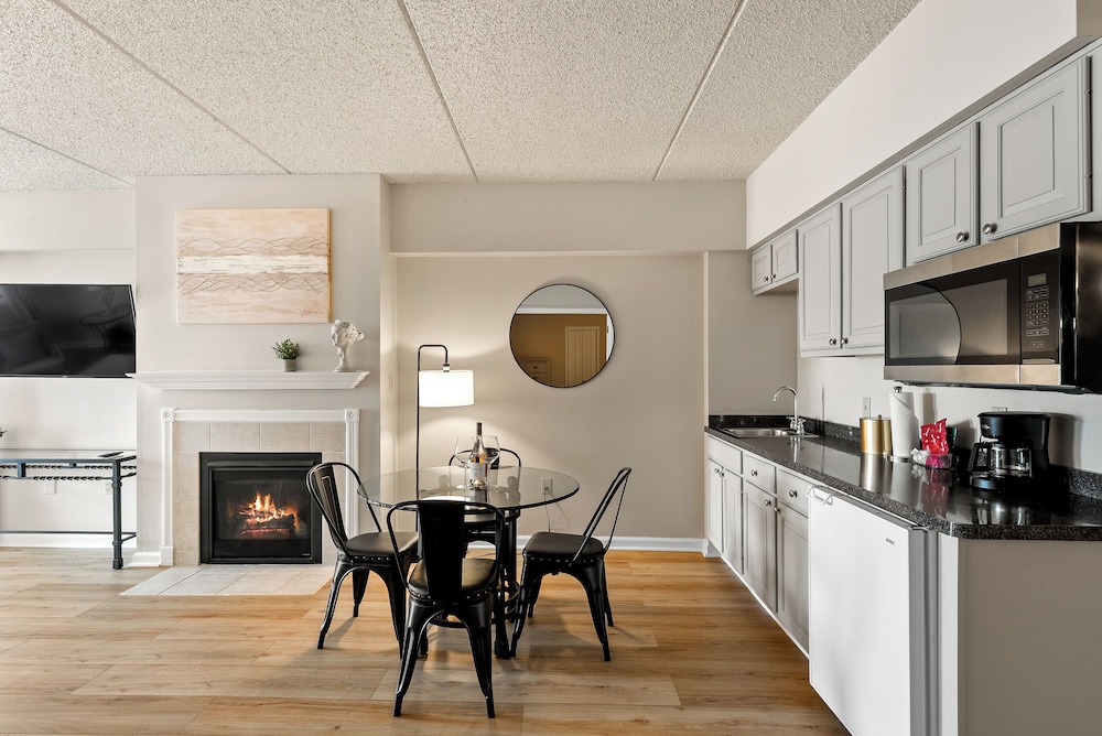 Bella Vista Suites 36/59