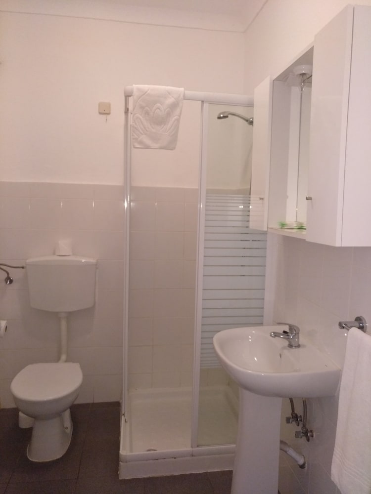 2 BEDROOMS, APARTMENT