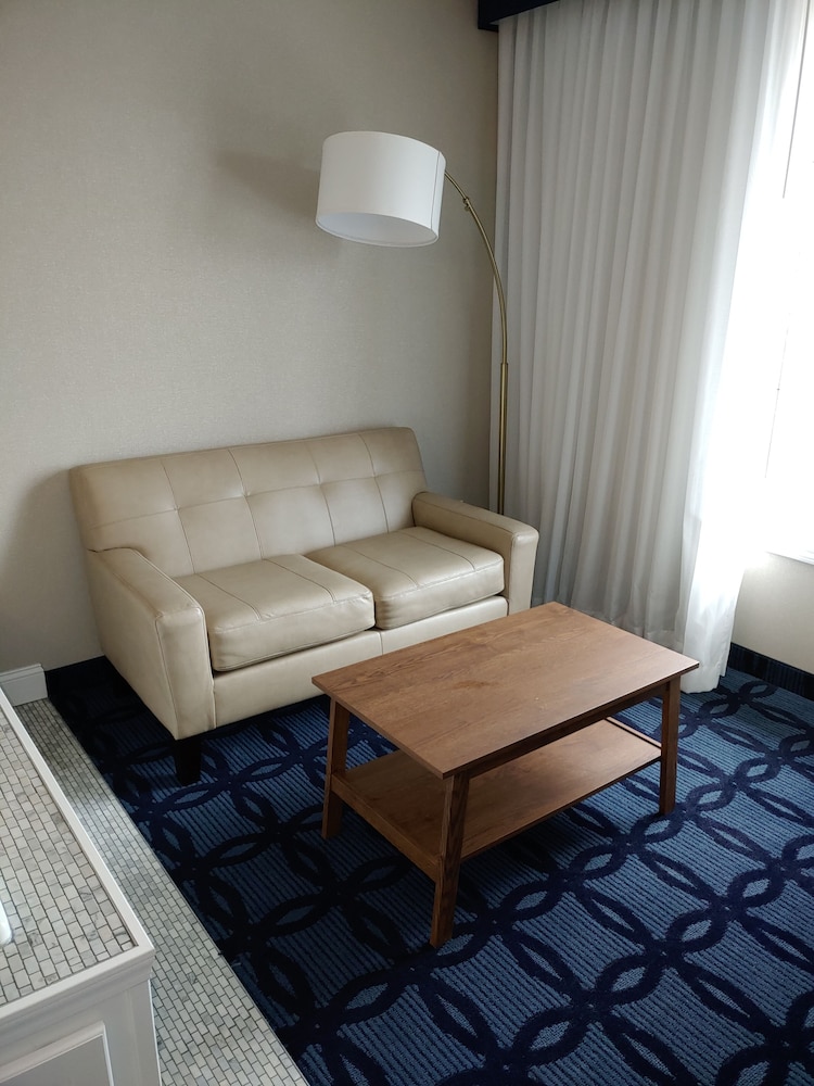 Riverside Inn 36/60