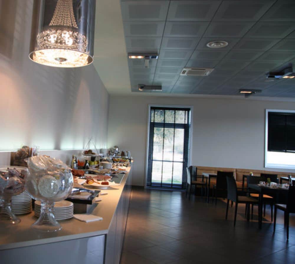 G Hotel Ancona 52/59