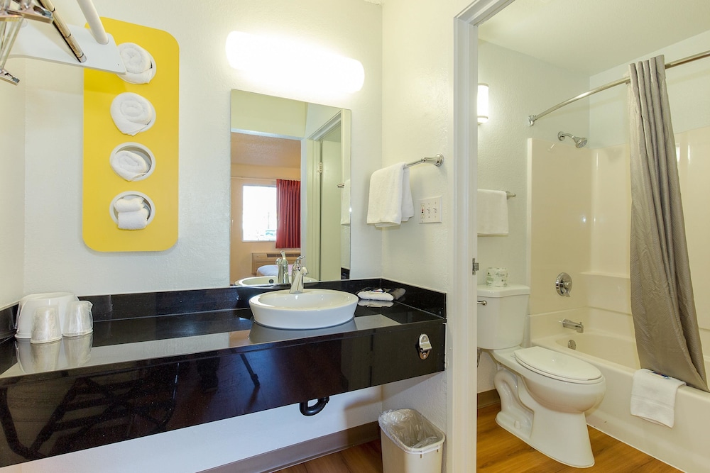 Motel6 Hayward, CA – Silicon Valley Gateway 33/61