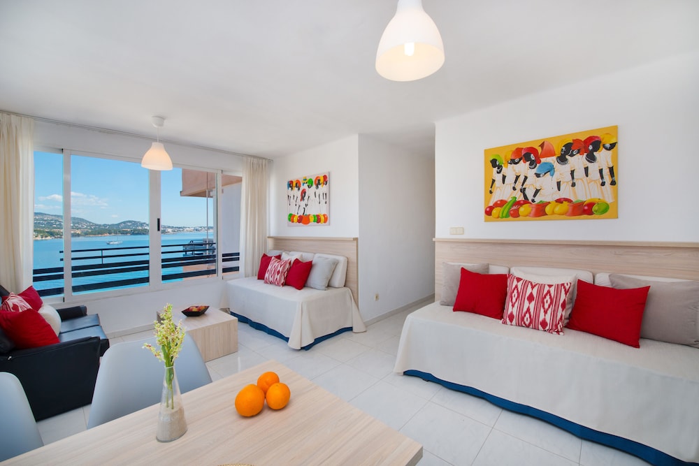 Apartamentos Calablanca 17/27