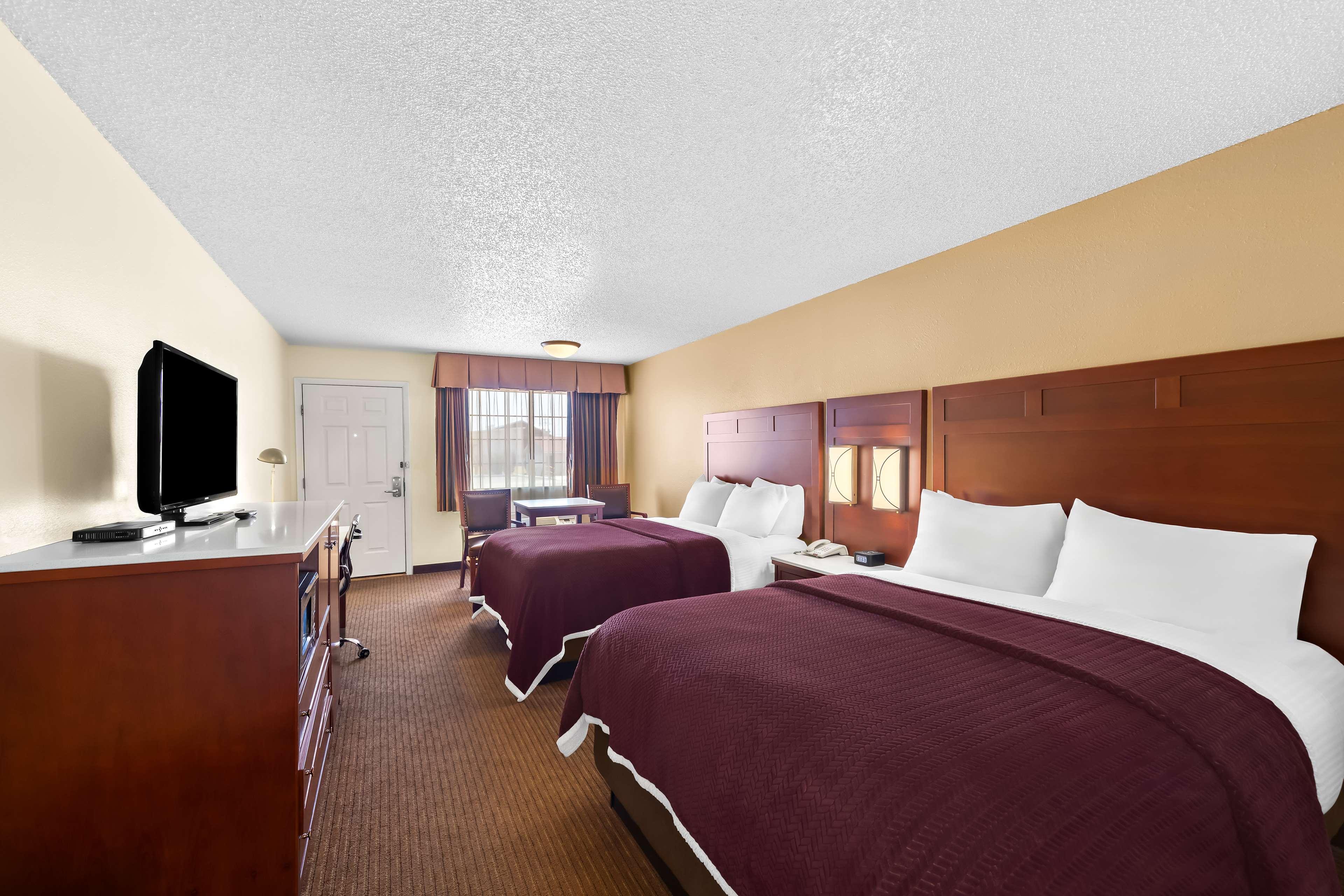 Room, Quadruple