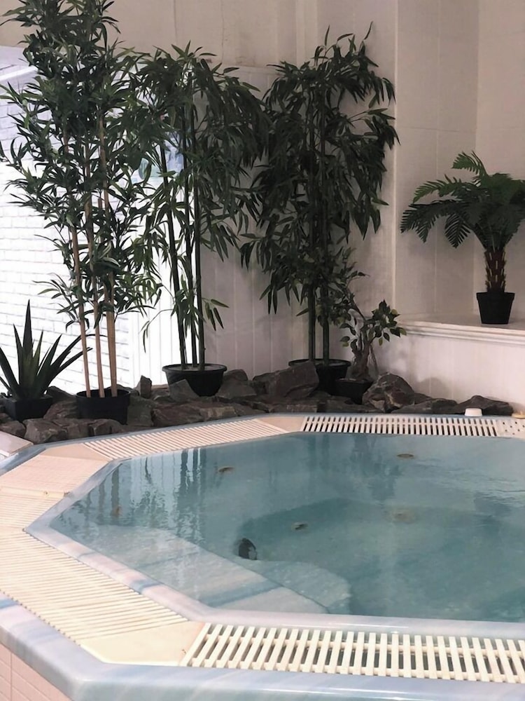 The Manor Hotel 53/53
