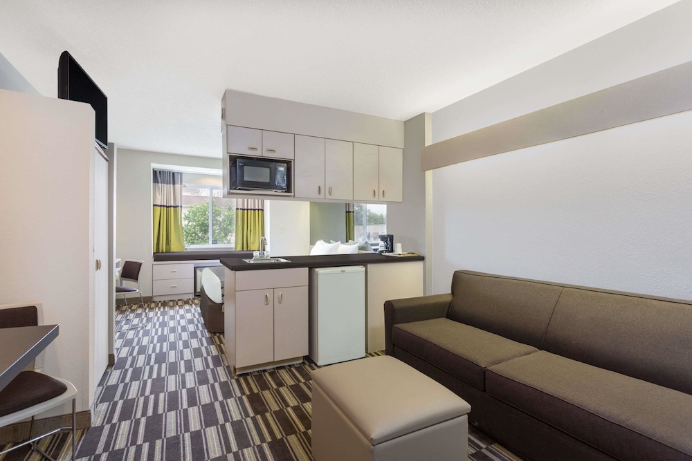Microtel Inn Suites By Wyndham Richmond Airport 9/37