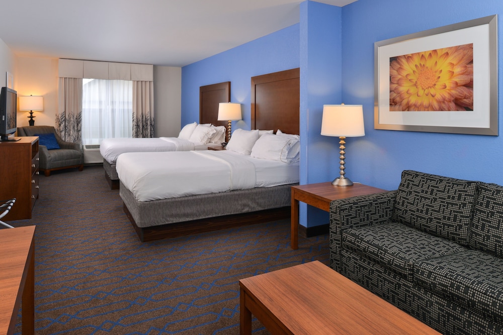 Holiday Inn Express Hotel and Suites Terre Haute 23/73