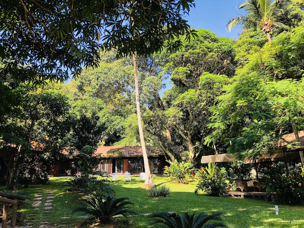 Praia Da Crena Inn 18/42