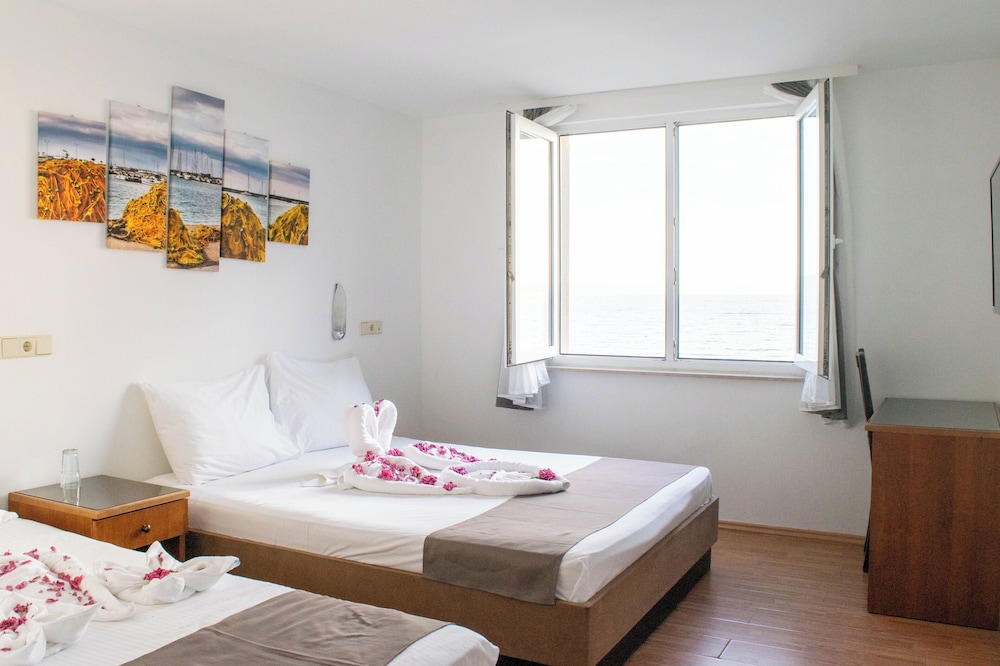Beach Hotel Croatia 3/50
