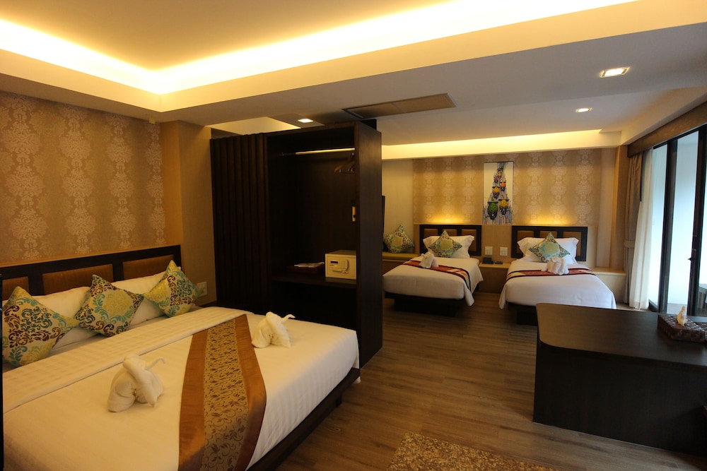 Phi Phi Nice Beach Hotel Hip 27/73