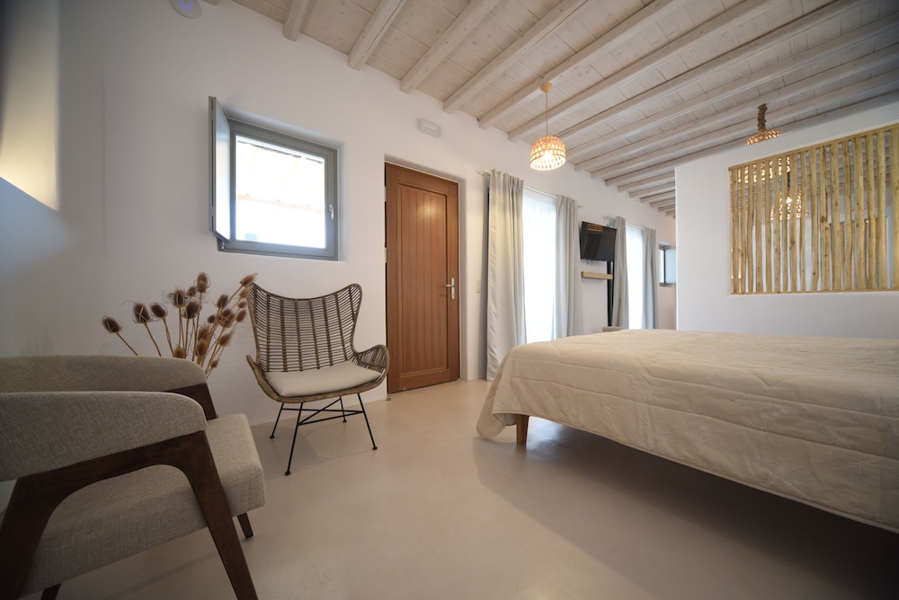 Myconian Crown Suites 11/51