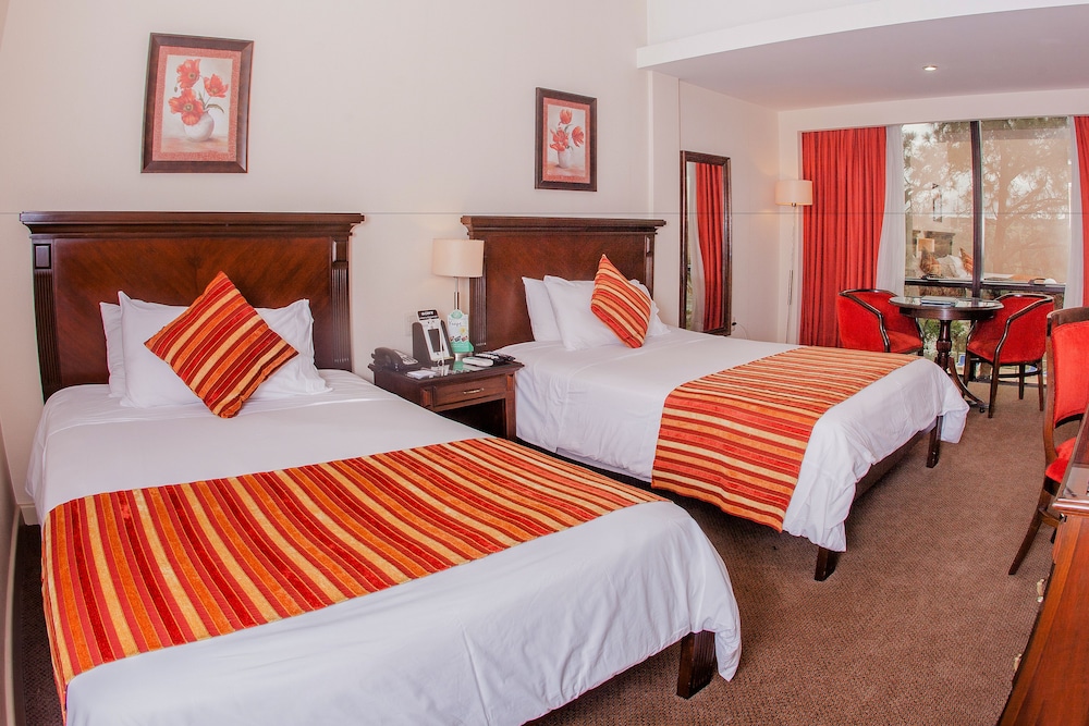 Hotel Casino Acaray 24/65