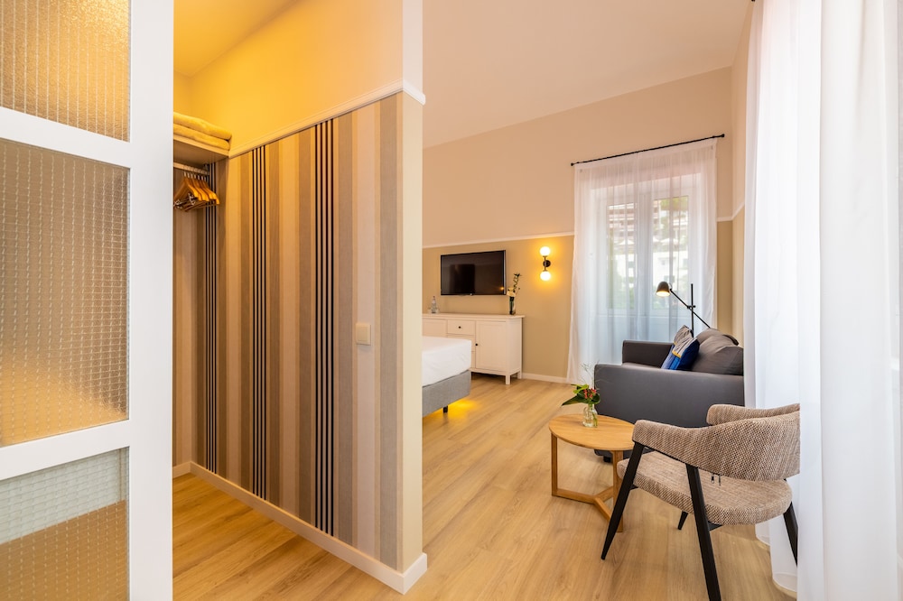 Pestana Fisherman Village 48/72