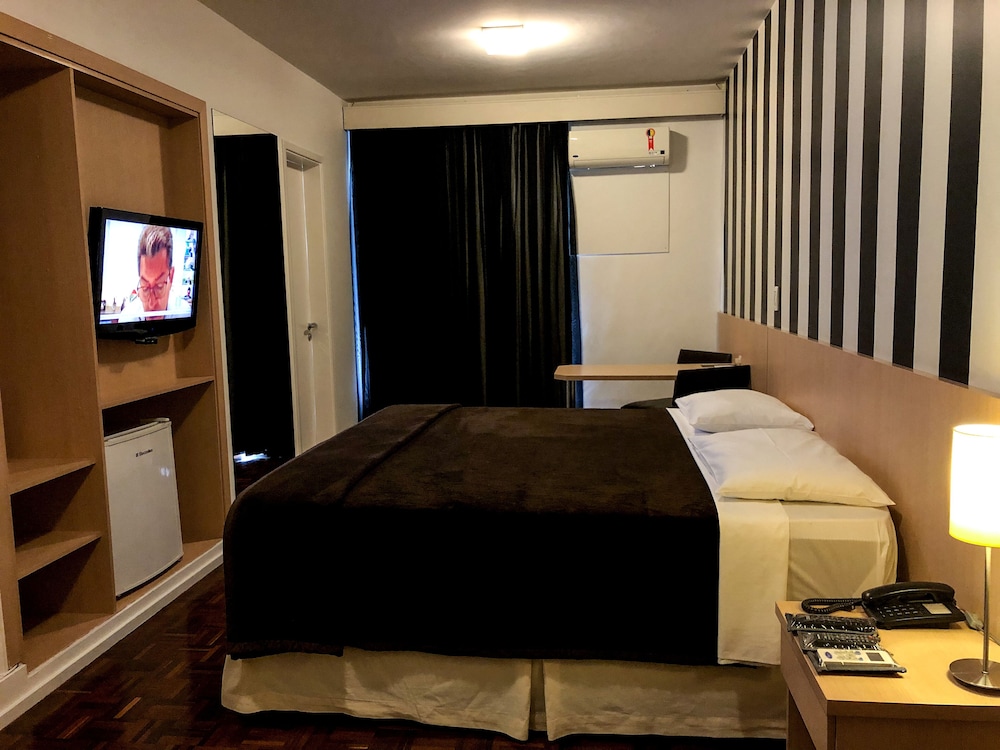 155 HOTEL 27/54