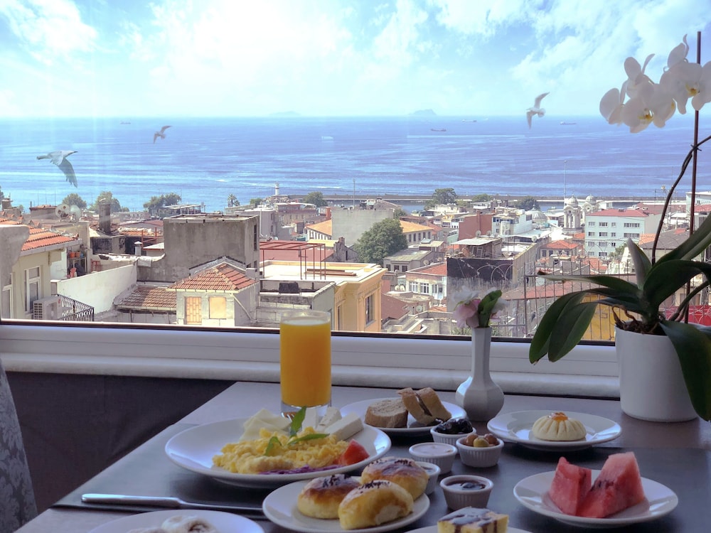 AHC Grand Bazaar Hotel 58/64