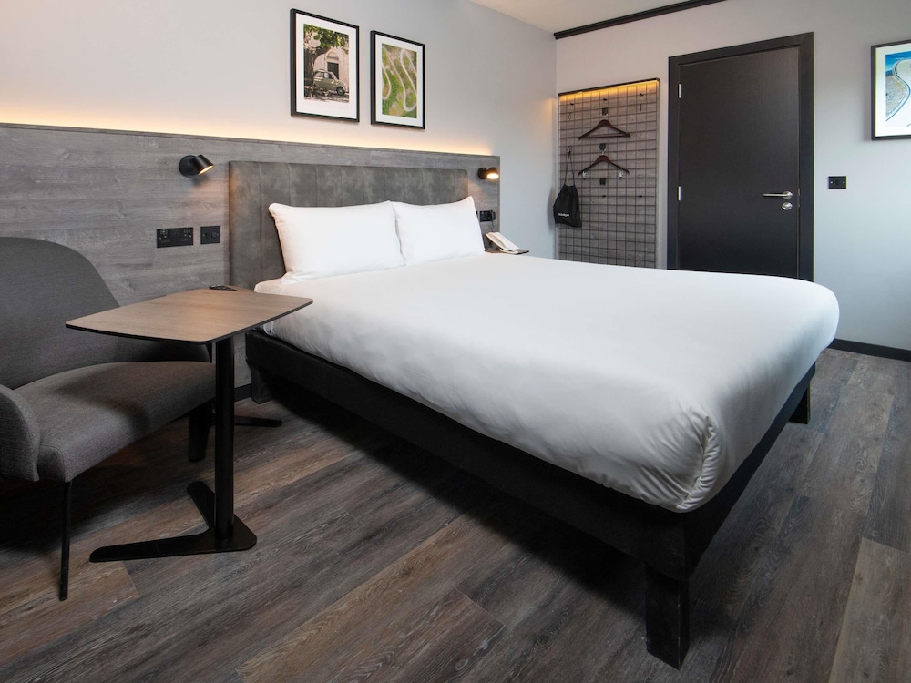 Ibis Styles London Gatwick Airport 25/64